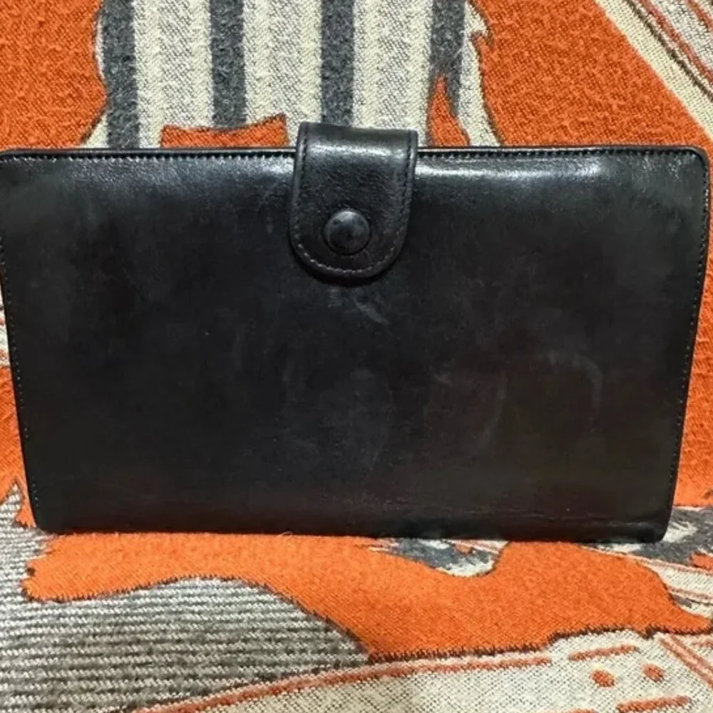 CHANEL Interlocking CC Vintage Black Wallet